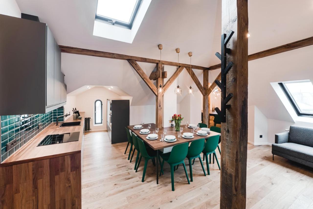 Big Design Apt - Sleeps 12 - Best Location Riga Exterior foto