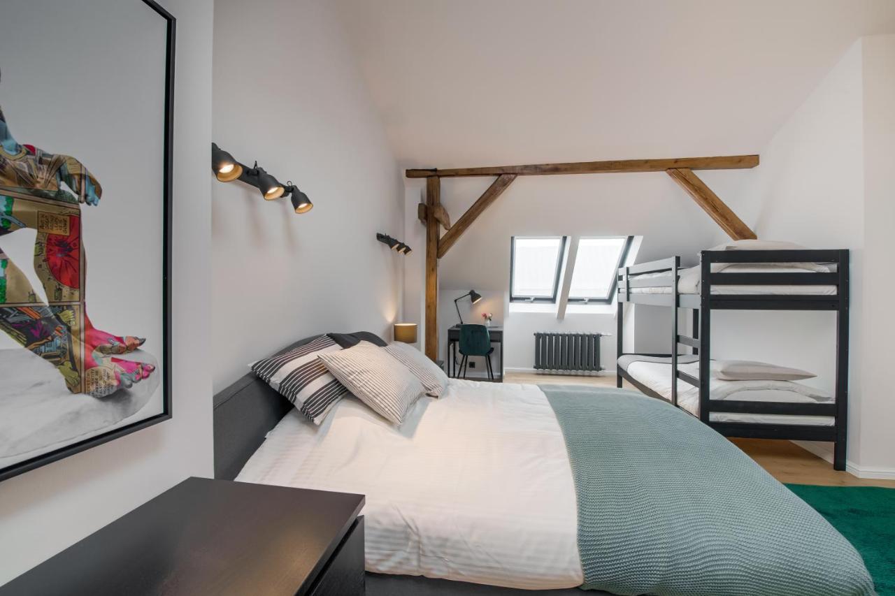 Big Design Apt - Sleeps 12 - Best Location Riga Exterior foto