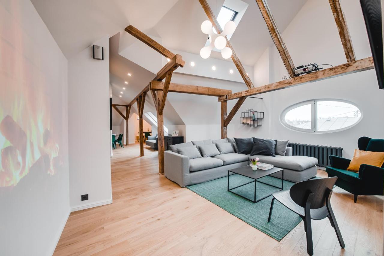 Big Design Apt - Sleeps 12 - Best Location Riga Exterior foto