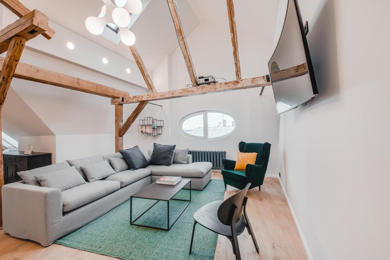 Big Design Apt - Sleeps 12 - Best Location Riga Exterior foto